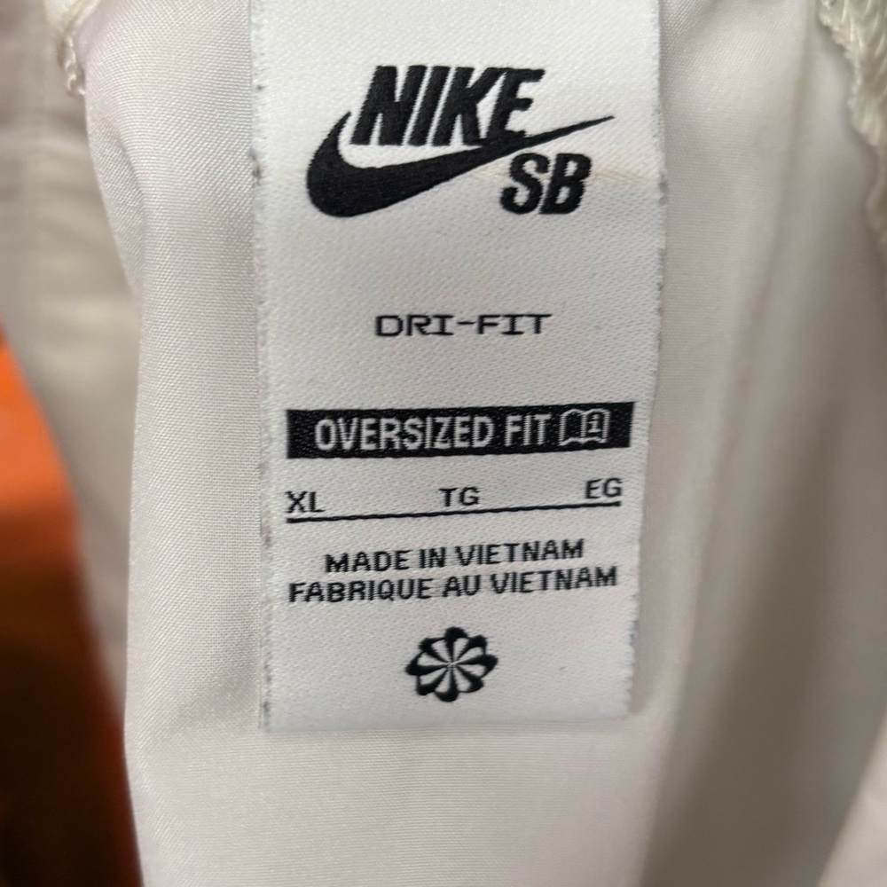 NIKE SB WHITE BOWLER 2 SHORT SLEEVED SHIRT SIZE: XL - Picture 5 of 5